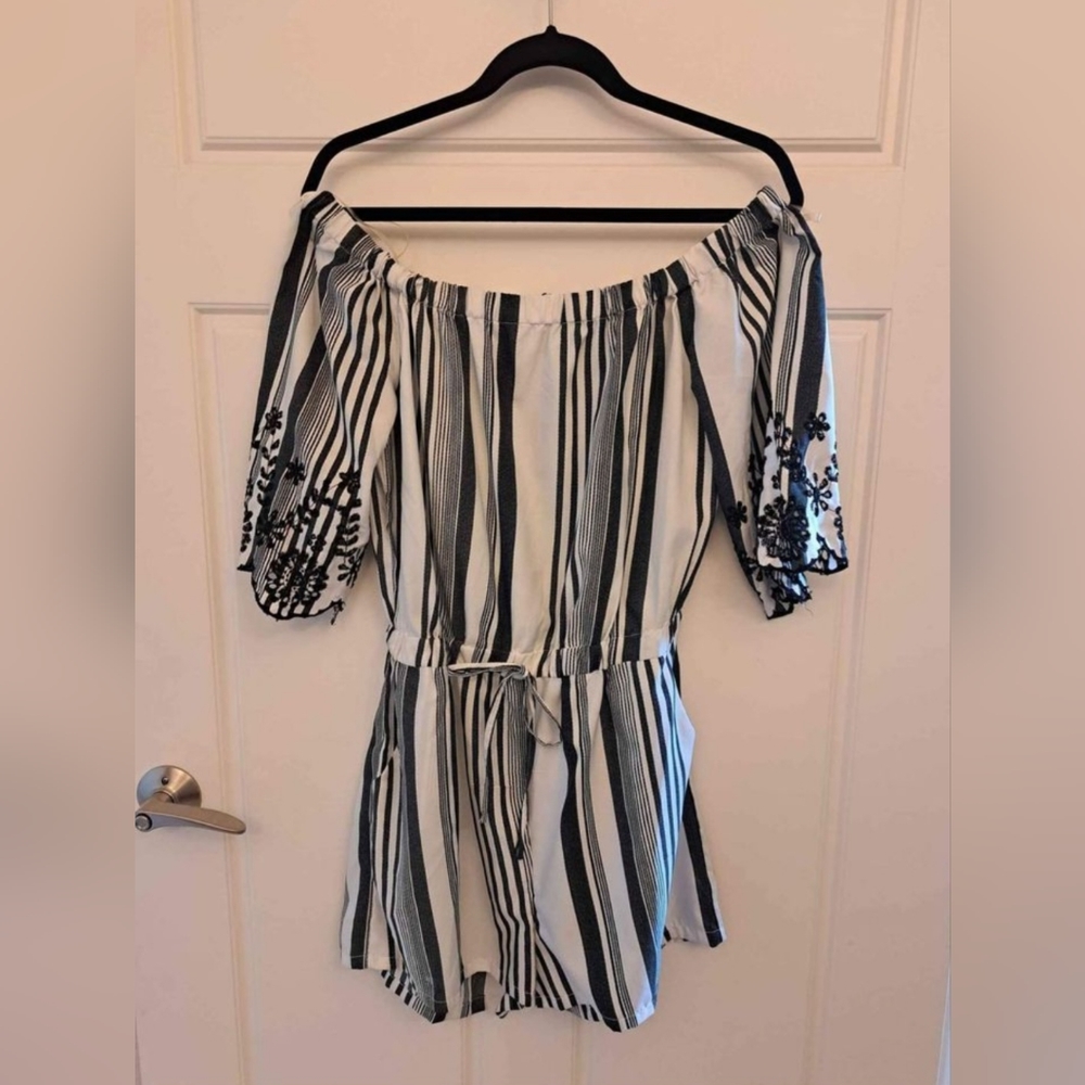 NWOT Women's Romper Sz L